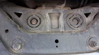Rear Diff Bushes.jpg