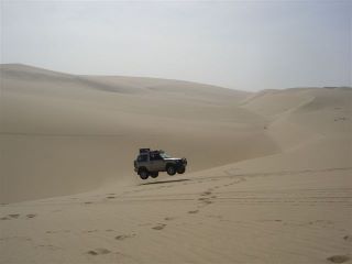 Jumping Pajero in Namib.jpg