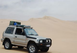 Pajero in Namib 2.JPG