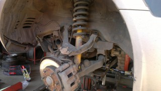 20111126443.jpg (182.98 KiB) Viewed 3564 times OME shocks being taken out