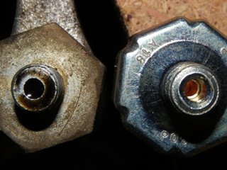 old and new oil pressure sensor.jpg (57.93 KiB) Viewed 10481 times old versus new sensor