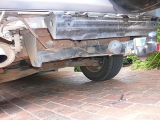 P1200039.JPG (277.57 KiB) Viewed 4503 times The towbar with poor mounting brackets