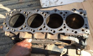 engine block on bakkie.jpg