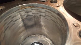 Piston no.2 Scuff marks